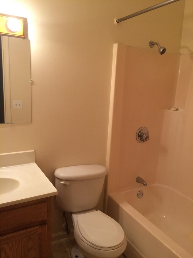 102 Rice Ct Unit 4, Richmond, KY 40475 Room for Rent in Richmond, KY