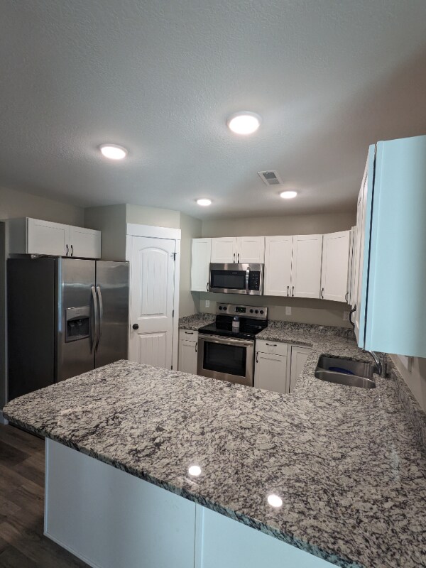 Building Photo - 231 150