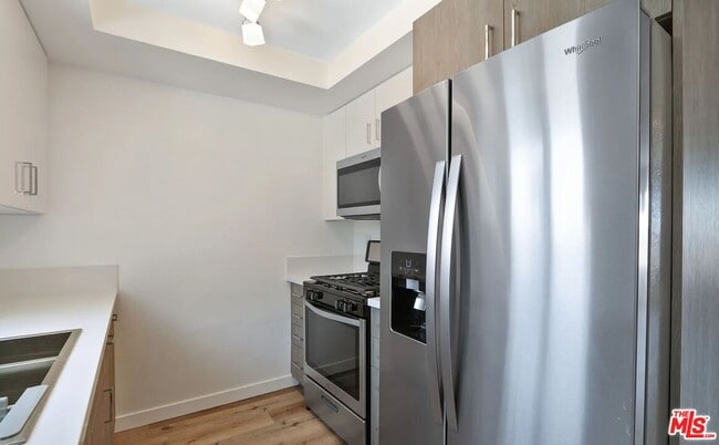 Building Photo - 110 S Eucalyptus Ave