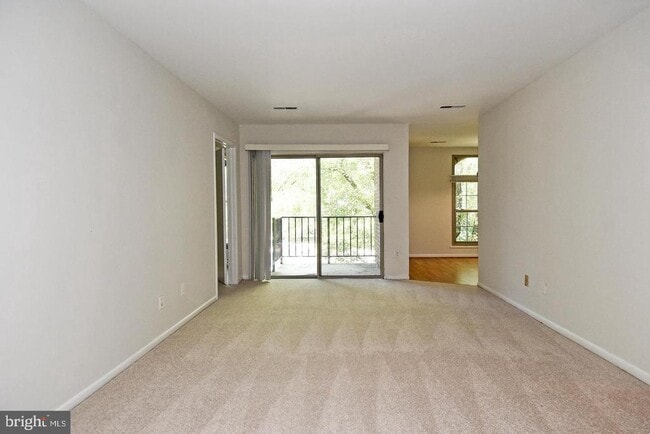 Foto del edificio - 3302 Woodburn Village Dr