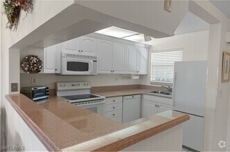 Building Photo - 41 High Point Cir S