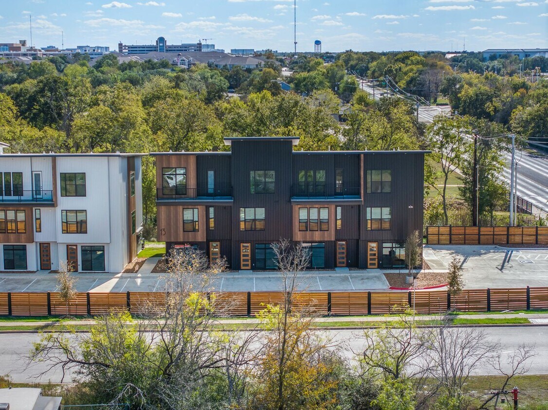 Foto principal - Available August 2026! BRAND NEW 3-Story 5...