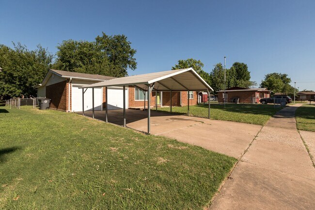 Foto del edificio - 4 Bed / 2 Bath in East Tulsa!