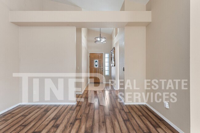 Foto del edificio - 1218 Chablis Cir