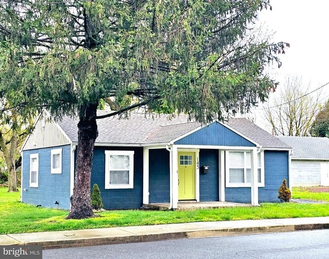 Foto del edificio - 143 Mitscher Rd