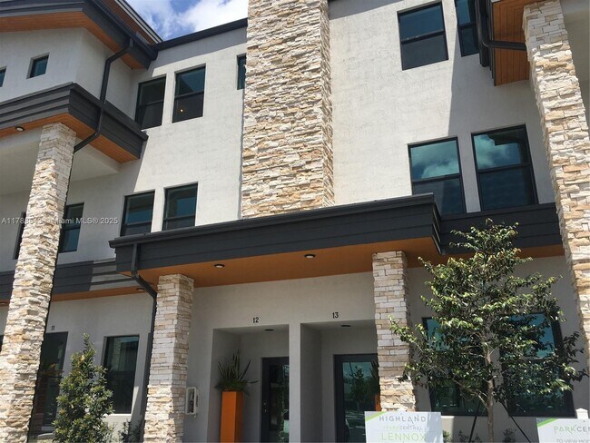 Foto del edificio - 10461 NW 82nd St