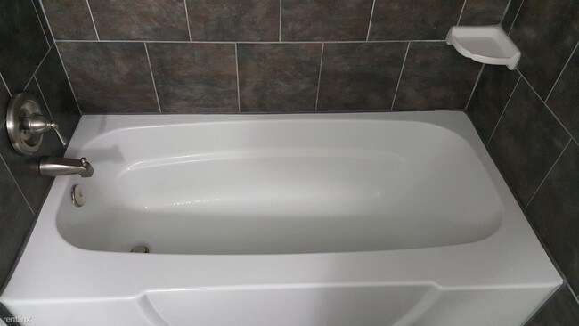 Foto del edificio - 2 br, 1 bath Condo - 50 Kenwood Dr.