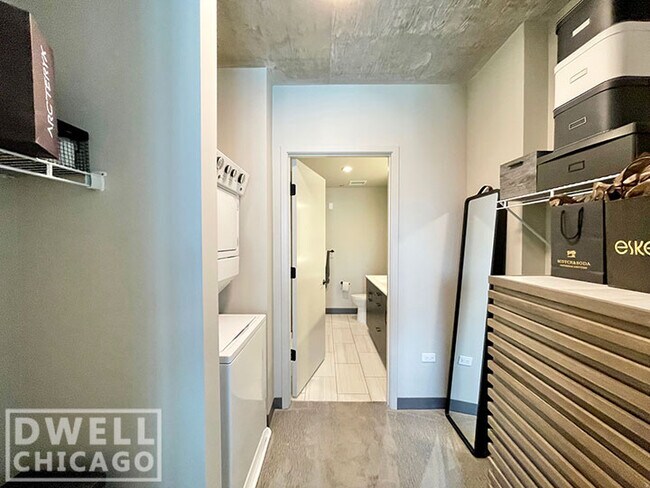 Foto del edificio - 1352 W Lake St