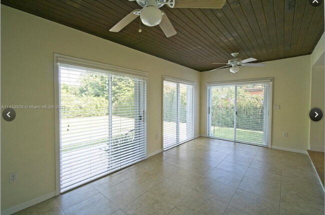 Foto del edificio - 3971 SW 4th St