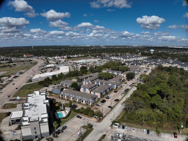 Exterior 3D - Shor on Clear Lake