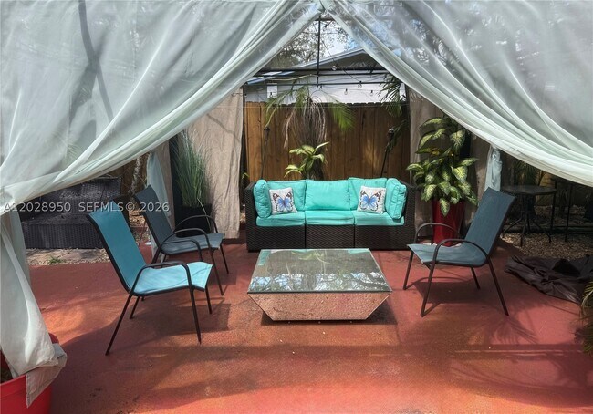 Foto del edificio - 717 SW 13th Ave