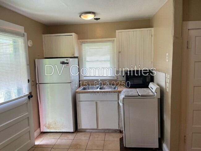 Foto del edificio - 1648 27th Ave N