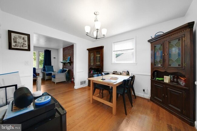 Foto del edificio - 10502 Glenhaven Dr