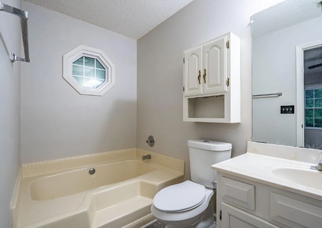 Building Photo - 1383 Poplar Pointe