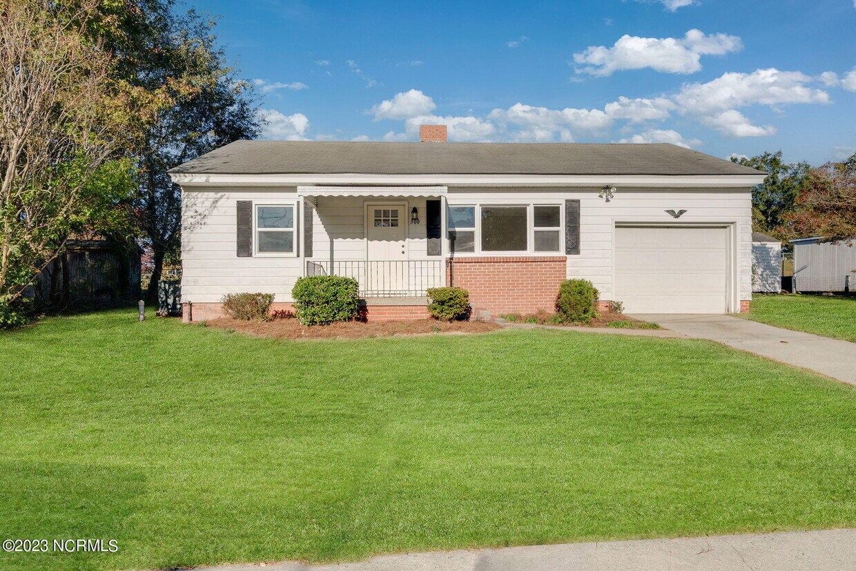 300 E 15th St, Washington, NC 27889 House Rental in Washington, NC
