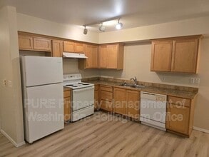 Building Photo - 508 Tremont Ave