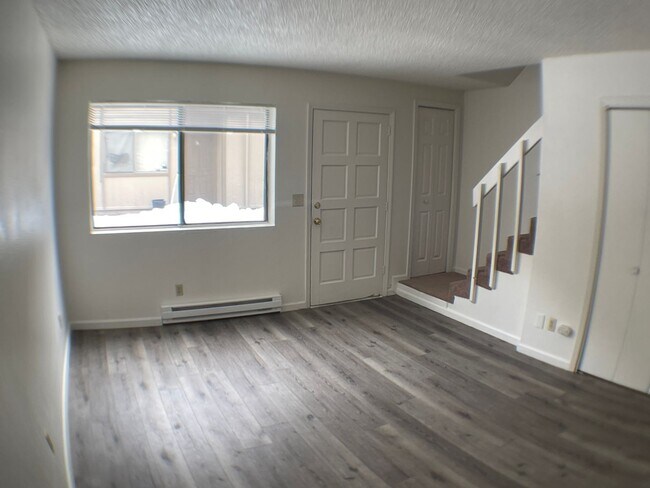 Foto del edificio - 2110 N East St