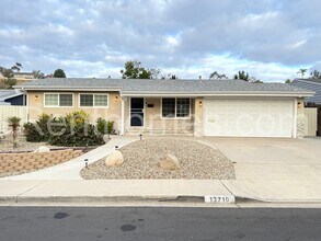 Building Photo - 13710 Utopia Rd