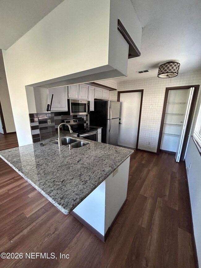 Building Photo - 4655 Trevi Dr