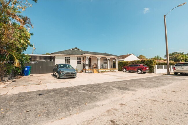 Foto del edificio - 501 NW 32nd Pl