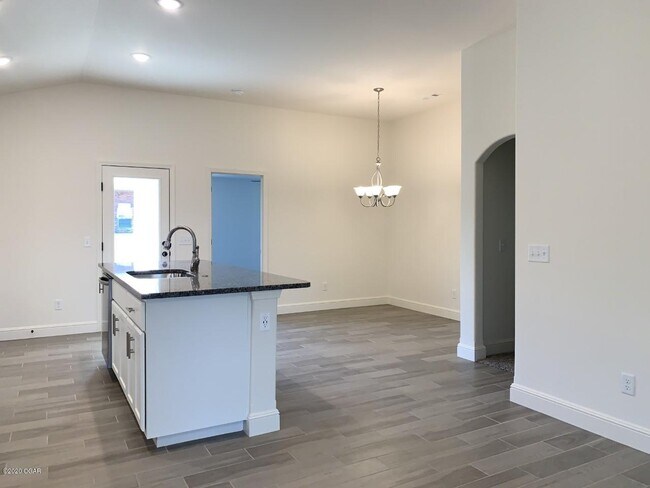 Foto del edificio - 5513 W 34th Pl