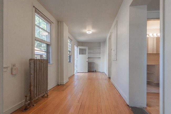 Foto del edificio - 146 E Gorham St