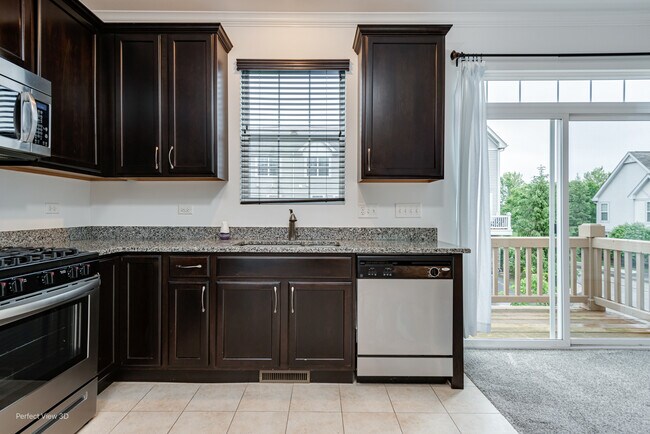 Foto del edificio - 315 Saunders Cir