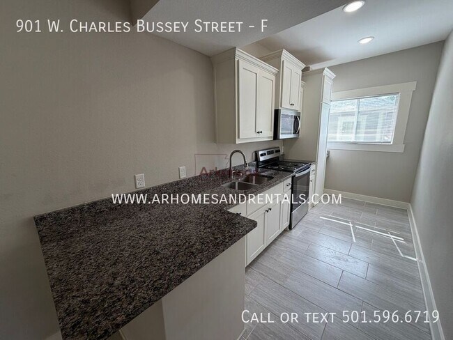 Building Photo - 901 W Charles Bussey Ave