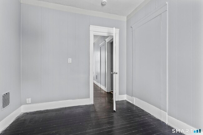 Foto del edificio - 78 Shelton Ave