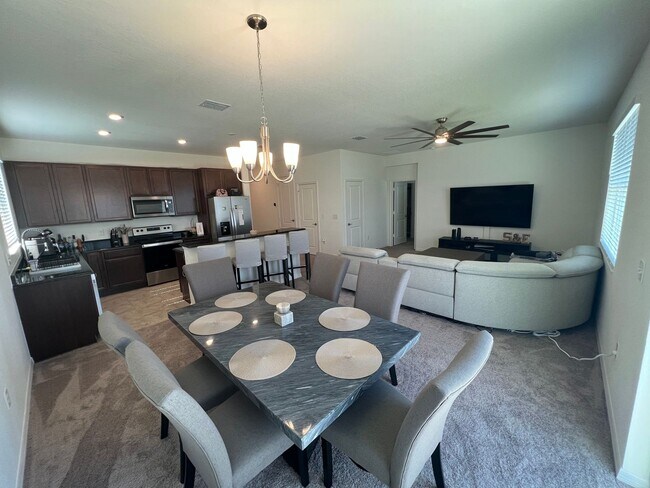 Foto del edificio - Spacious Mattie Pointe 4-Bedroom, 2-Bathro...