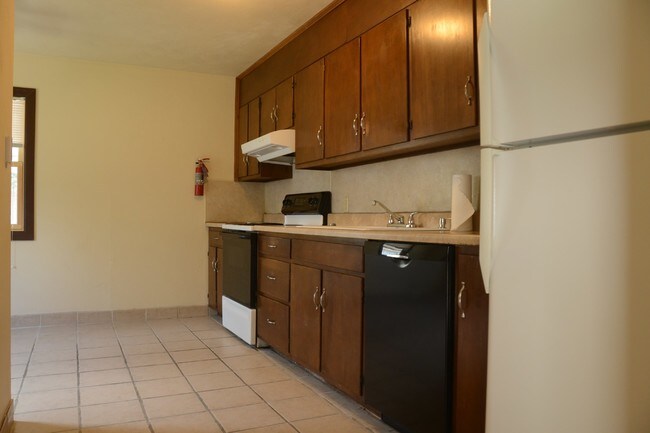 Kitchen - 708 Torrey Ln
