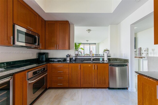 Foto del edificio - 3340 NE 190th St