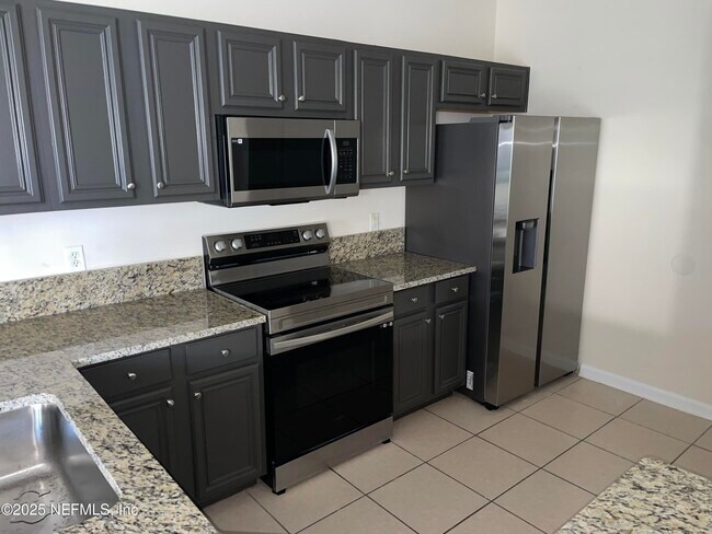 Building Photo - 3750 Silver Bluff Blvd