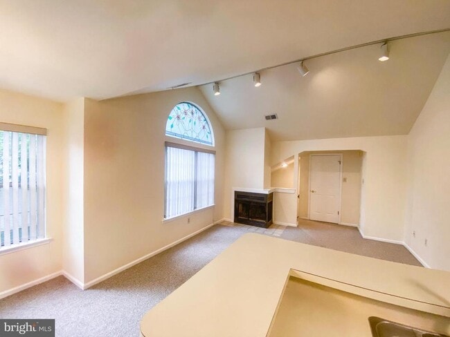 Foto del edificio - 108 Foxmeadow Dr