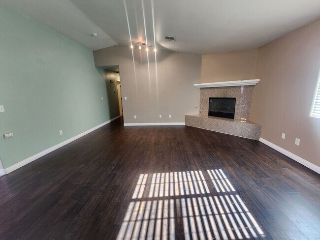Foto del edificio - ***$100 off 1st Month Rent*** 3 BEDROOM 2 ...