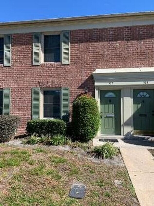 Lake Howell Arms Condo in Casselbery House for Rent in Casselberry