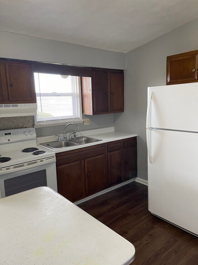 2780 E Phylbeck Ave Unit 4, Terre Haute, IN 47805 Apartments in Terre