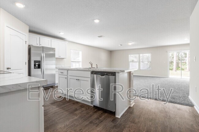 Building Photo - 51 Bradmore Ln