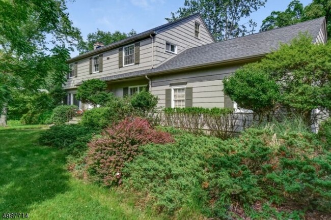 Building Photo - 80 Addison Dr