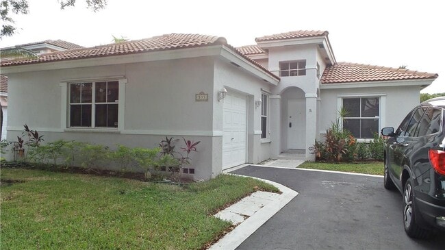 Building Photo - 533 NW 47th Ave