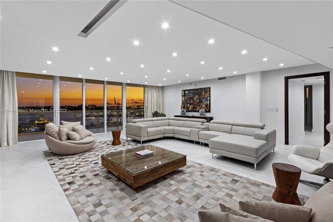 Foto del edificio - 450 Alton Rd
