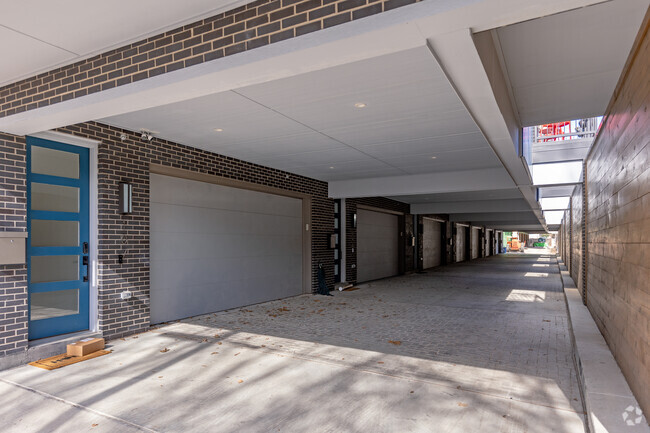 Entrances and Garage Parking - 422 W 9th St