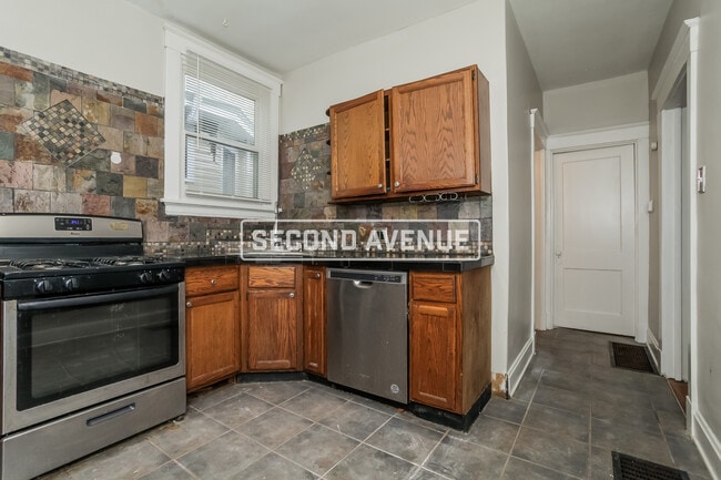 Building Photo - 570 Flatt Terrace