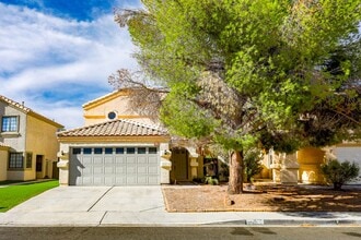 Building Photo - 371 Lander Dr