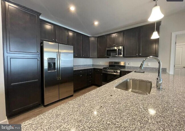 Foto del edificio - 3925 Fair Ridge Dr