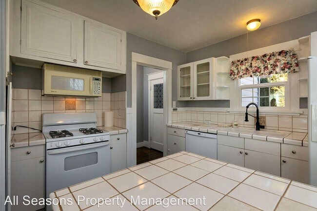 Building Photo - 3 br, 1 bath House - 505 N Fifth St