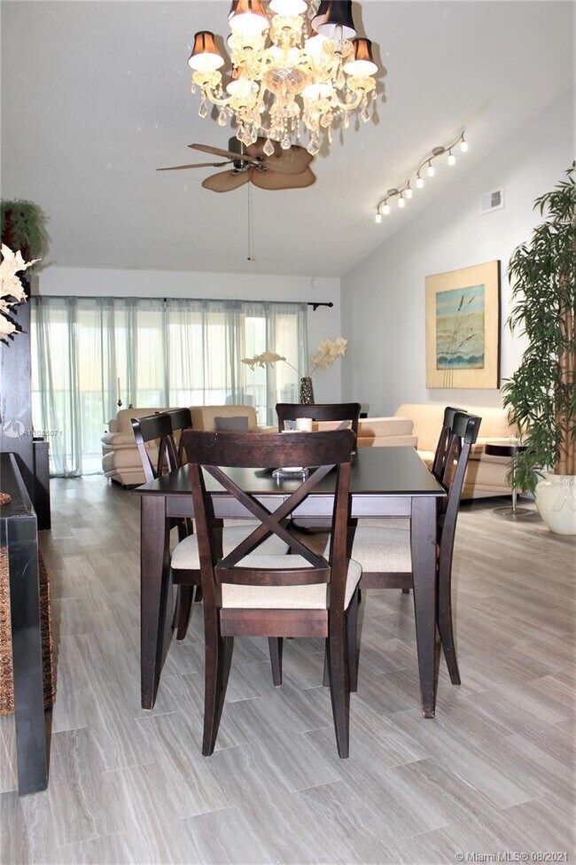 21300 San Simeon Way Unit M10, Miami, FL 33179 Condo for Rent in