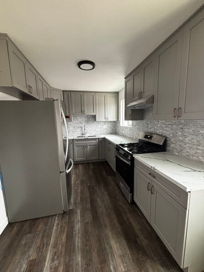 Foto del edificio - 1674 W 36th Pl