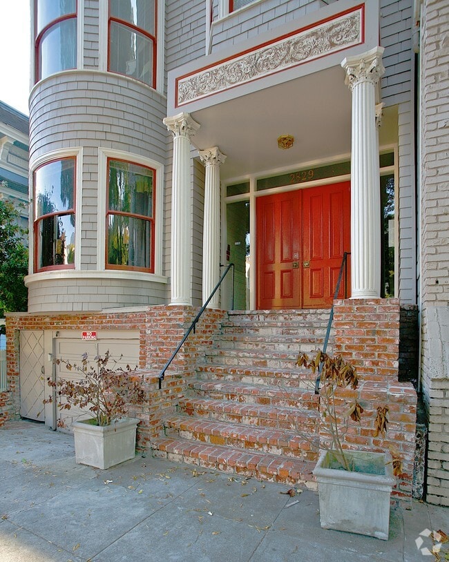 Building Photo - 2829 Clay St