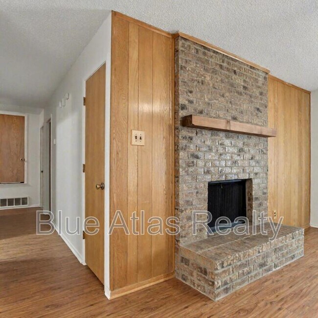 Foto del edificio - 7016 Lincoln Dr